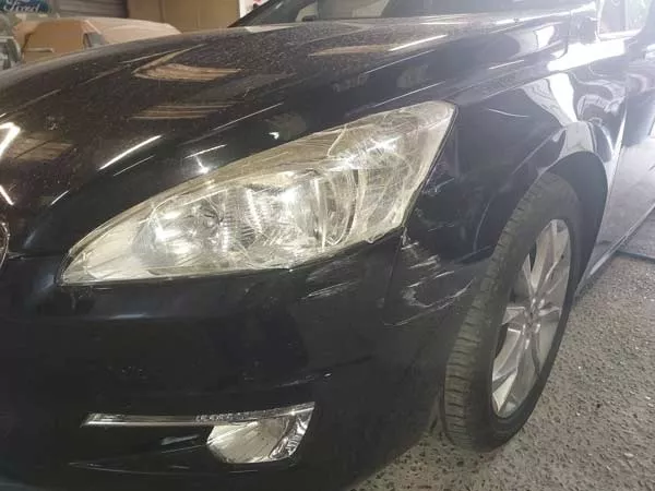 Comment enlever un impact de grêle sur une voiture ?, Saint-Quentin, DEBOSS'AUTO