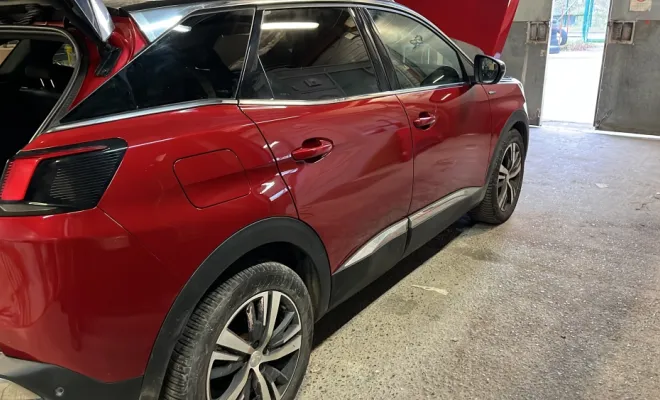 Latéral 3008, Saint-Quentin, DEBOSS'AUTO